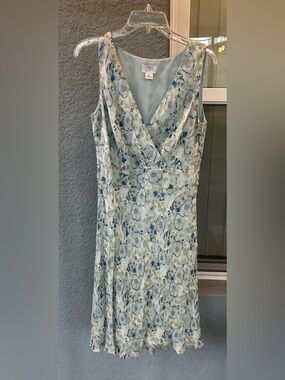 Ann Taylor LOFT 100% Silk Dress Floral Sleeveless V-Neck A-Line Size 10 Lined